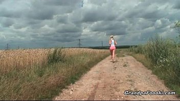 Preview 1 of Games Lose - Blonde babe gives head in the nature