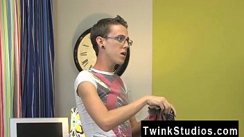 Preview 1 of Beiana Bnks - Amazing gay scene They&#039_re pawing and screaming and getting nude and