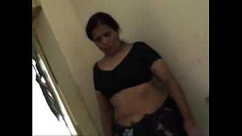 Preview 2 of Margart C - 2013-04-09-HardSexTube-Tamil Bhabhi New Video Nude  BJ  Fucked Doggy wid Audio Kingston.avi