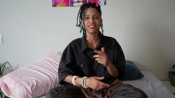Preview 1 of Cei 2 Girrls - Cantora foi gravar clipe e transou com o assitente de grava&ccedil_&atilde_o