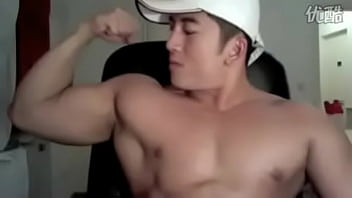 Preview 2 of Viejos Con Pendejas Argentinas - beefymuscle.com