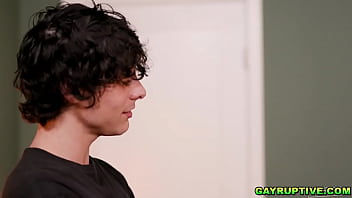 Preview 1 of Mom And San Ander Astne - Scott serve Asher&#039_s prick with an extraordinary sexual encounter