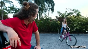 Preview 1 of Indian Hindi Closeup - Gozada no banheiro do trabalho