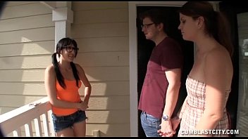 Preview 1 of Novinha Cear - Cute Brunette Handjob