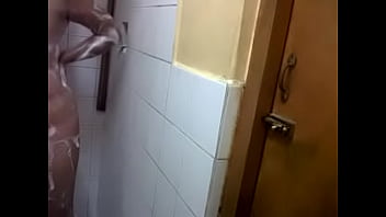 Preview 3 of Suhair Sex - VID 00015-20120516-2345.3GP