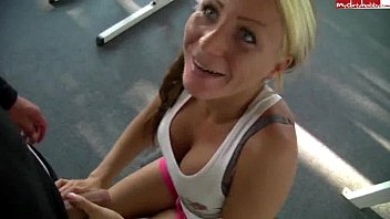 Preview 1 of Vintagepornx - S&uuml_&szlig_e Deutsche hat keine Lust mehr auf Fitness Sport da ihr das zu anstrengend is