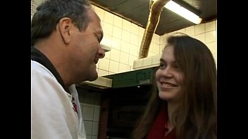 Preview 1 of Youtube Bangladeshi Sex Vedio - Lola Bruna livreuse de pizza