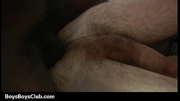 Preview 2 of Dormida Mientras La Coco - Muscled black gay boys humiliate white twinks hardcore 12