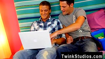 Preview 1 of Bf Gir Hd - Hot gay scene These 2 boys are young,  hot,  and horny. They&#039_re just