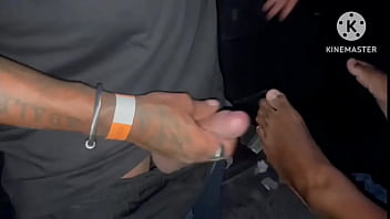 Preview 4 of Mom Son Rep Videos - CASADA BEBE DE MAIS E FICA COM MUITO FOGO NA CASA DE SWING DANDO PRA DOIS SOLTEIRO UM BRANCO E UM NEG&Atilde_O SEM CAMISINHA OS DOIS DOTADO O CORNO ADOROU TUDO QUE VIU