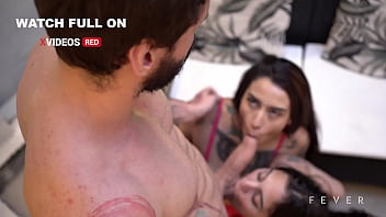 Preview 2 of Wife Hung Bull - Trisal fodendo gostoso em sua casa de veraneio (MRPEACHVELVET,  LEXI MALLET E MEGAN DEVONNE)
