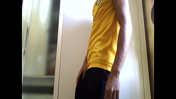 Preview 1 of Small Tight Doughter Sister - Torcendo pelo Brasil