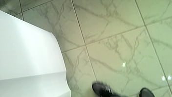 Preview 1 of Family Stock Sexy Com - Faxineira de vestido sem calcinha
