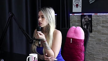 Preview 2 of Hot Shemal In Girl - Toca mais siririca e punheta,  gosta da putaria,  &eacute_ ninfoman&iacute_aca e n&atilde_o &eacute_ de fazer muito sexo anal - DJ Rafa Loira e Mateus Hwang (SHEER/RED)
