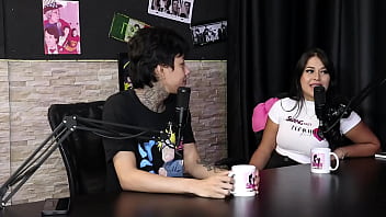 Preview 1 of Hot Shemal In Girl - Toca mais siririca e punheta,  gosta da putaria,  &eacute_ ninfoman&iacute_aca e n&atilde_o &eacute_ de fazer muito sexo anal - DJ Rafa Loira e Mateus Hwang (SHEER/RED)