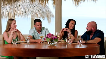 Preview 1 of Hentay Espanol - MILFY Thirsty MILF Texas Sneaks Away On Holiday