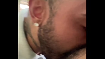 Preview 2 of Foxx Xxx - Mamando o puto pentelhudo na trilha