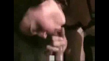 Preview 1 of Face Fuck Big Boobs - Casada fode com comedor enquanto fala com corno no celular