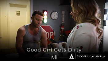Preview 1 of Xxx Mon And Son Xxx Com - MODERN-DAY SINS - Glamorous Anna Claire Clouds Gets Dirty With Unpleasant Mechanic Seth Gamble