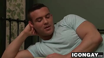 Preview 1 of Porno Pin Up - Ty  sprays his cum right into Killians waiting mouth