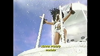 Preview 1 of Made Nicole Aniston - Feiticeira Joana Prado com a buceta de fora no Carnaval de 2000 Vai-Vai
