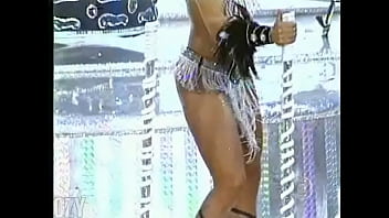 Preview 4 of Made Nicole Aniston - Feiticeira Joana Prado com a buceta de fora no Carnaval de 2000 Vai-Vai