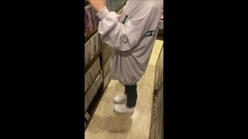 Preview 1 of Chaturbate Transsexual - 周りにバレたら終わりの場所で2人コソコソ愛を育む変態カップルの日常を公開します
