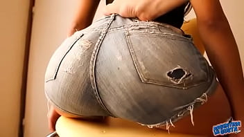 Preview 2 of Ameture Babe - Most Round Ass Teen! Wearing Tight Denim Shorts!   Cameltoe!