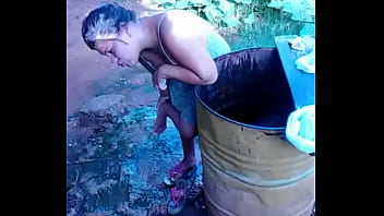 Preview 1 of Naked Mom Shower - Lavecinapoposa15