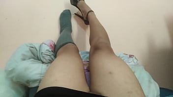 Preview 3 of Chini Wife - Piernas femboy