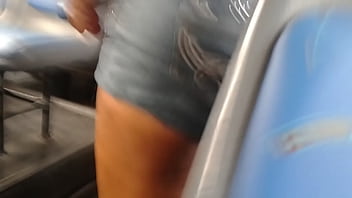 Preview 2 of Sedice Mom - PUTA RICA EN EL BUS