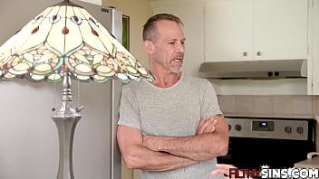 Preview 2 of Bro Voda - Stepdaughter Kelsey Kanes enjoys getting her pussy fucked ahrd and hard by her stepdad Filthy Rich
