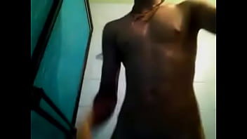 Preview 1 of Milf Pa - chico caliente mostrandose