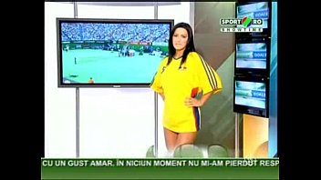 Preview 1 of Hq Porn Public Pool Wank - Goluri si Goale ep 7 Miki si Roxana (Romania naked news)