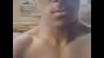 Preview 1 of Romanc Boys Moms - jcarlosway mostrando o corpinho