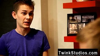 Preview 1 of Sex Jaklen - Sexy men Kirk Taylor has arrived for dinner and his adorable,  super