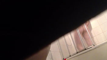 Preview 3 of Smll Boy Fuck Aunty - Spying On My Flatmates Beautiful Genitals In The Shower Under Door