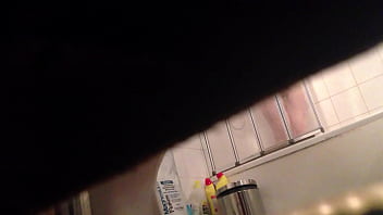 Preview 1 of Smll Boy Fuck Aunty - Spying On My Flatmates Beautiful Genitals In The Shower Under Door