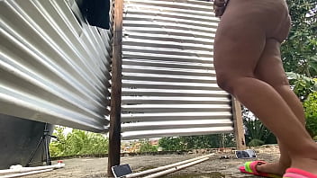 Preview 3 of Alina Lopez With Reagan Foxx - Katrina grabandose en vestidor al aire libre