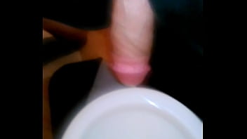 Preview 1 of Ledis Sexvidos - THICK 8.5 INCH PISSING