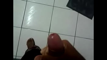 Preview 3 of Arab Auntiess - punheta  no hotel br