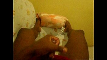 Preview 4 of Tkcybguci - Punheta com Cueca Vermelha