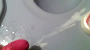 Preview 4 of First Time Rap Blade - Gozando gostoso no banheiro