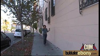 Preview 1 of Plajda Gizli Cekim Amateur - Ebony Babe Sucks Group Of White Guys 5