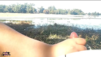 Preview 2 of Johnny Sins And Lizz Tayler - Mamada en el Lago en publico