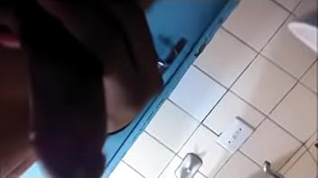 Preview 4 of Hidden Cam Thrersome - Punhetinha gostosa...