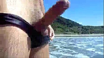Preview 2 of Darby Arch - Paja en la playa