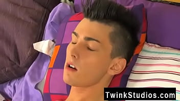 Preview 3 of Vrsgxv Xxx Bd - Gay cock When bored teenager youngsters get together,  they play roll