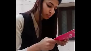 Preview 4 of Y Frien Mom - VID-20140507-WA0008
