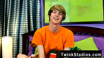 Preview 3 of Virgin Blod 17 Year - Hot twink Elijah White is another Florida-native twink,  he was sent